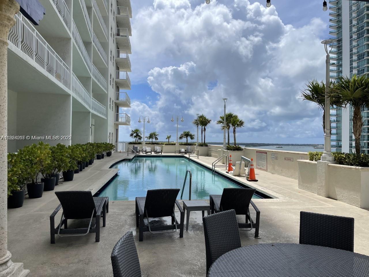 THE CLUB AT BRICKELL BAY - Residential