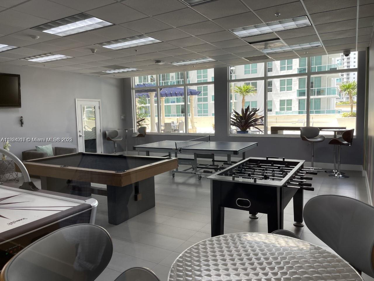 THE CLUB AT BRICKELL BAY - Residential