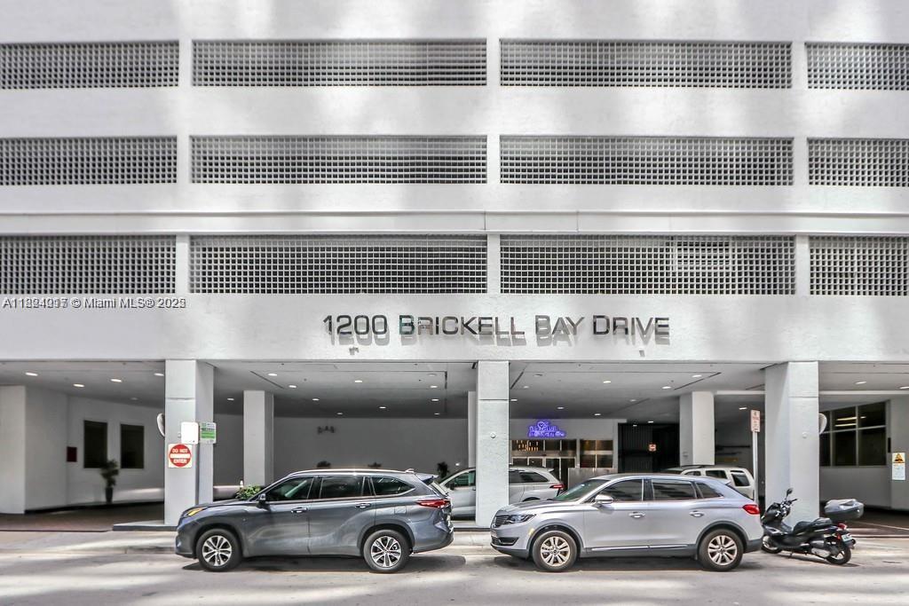 THE CLUB AT BRICKELL BAY - Residential