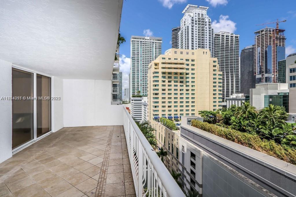 THE CLUB AT BRICKELL BAY - Residential
