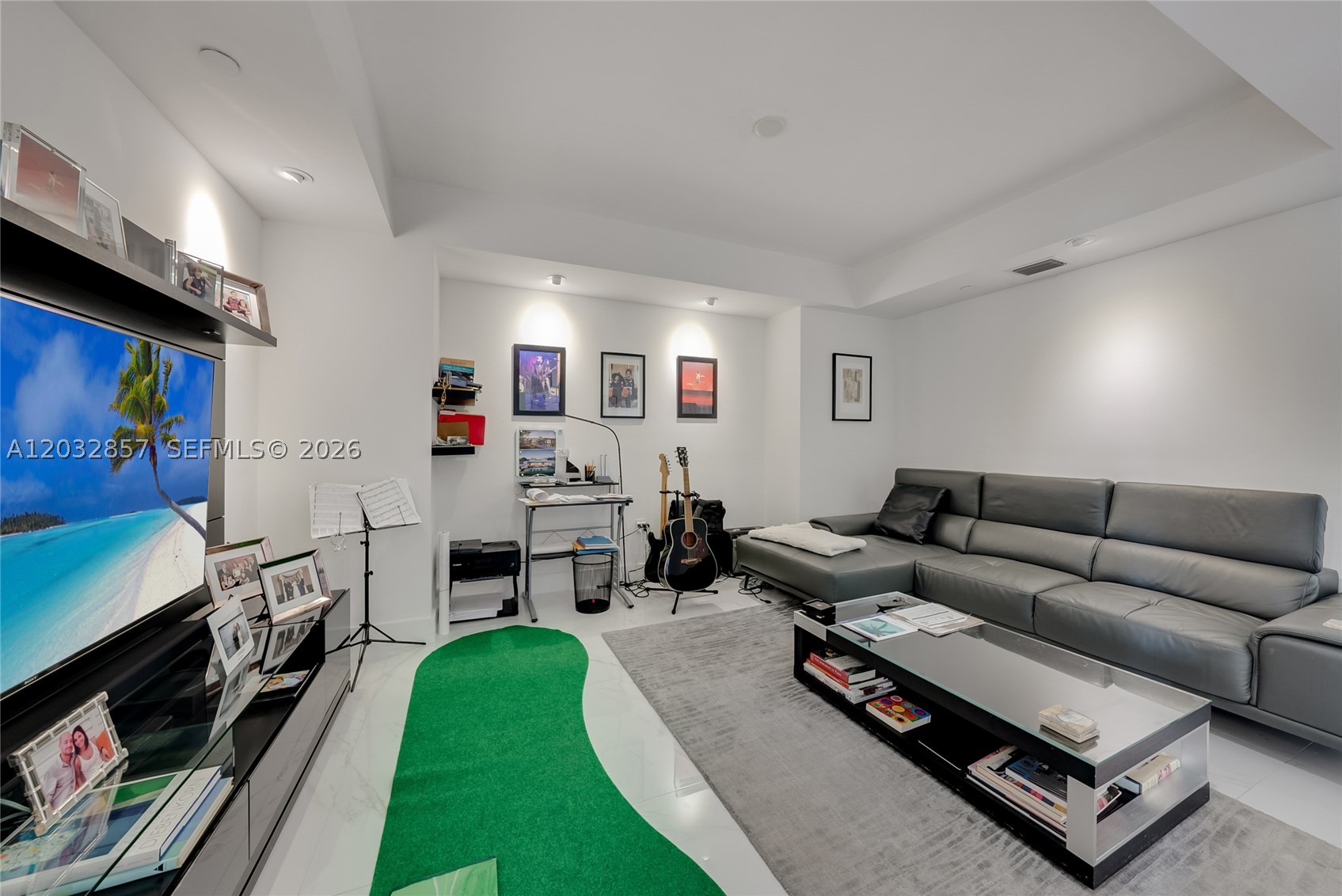 THE PENINSULA CONDO - Residential