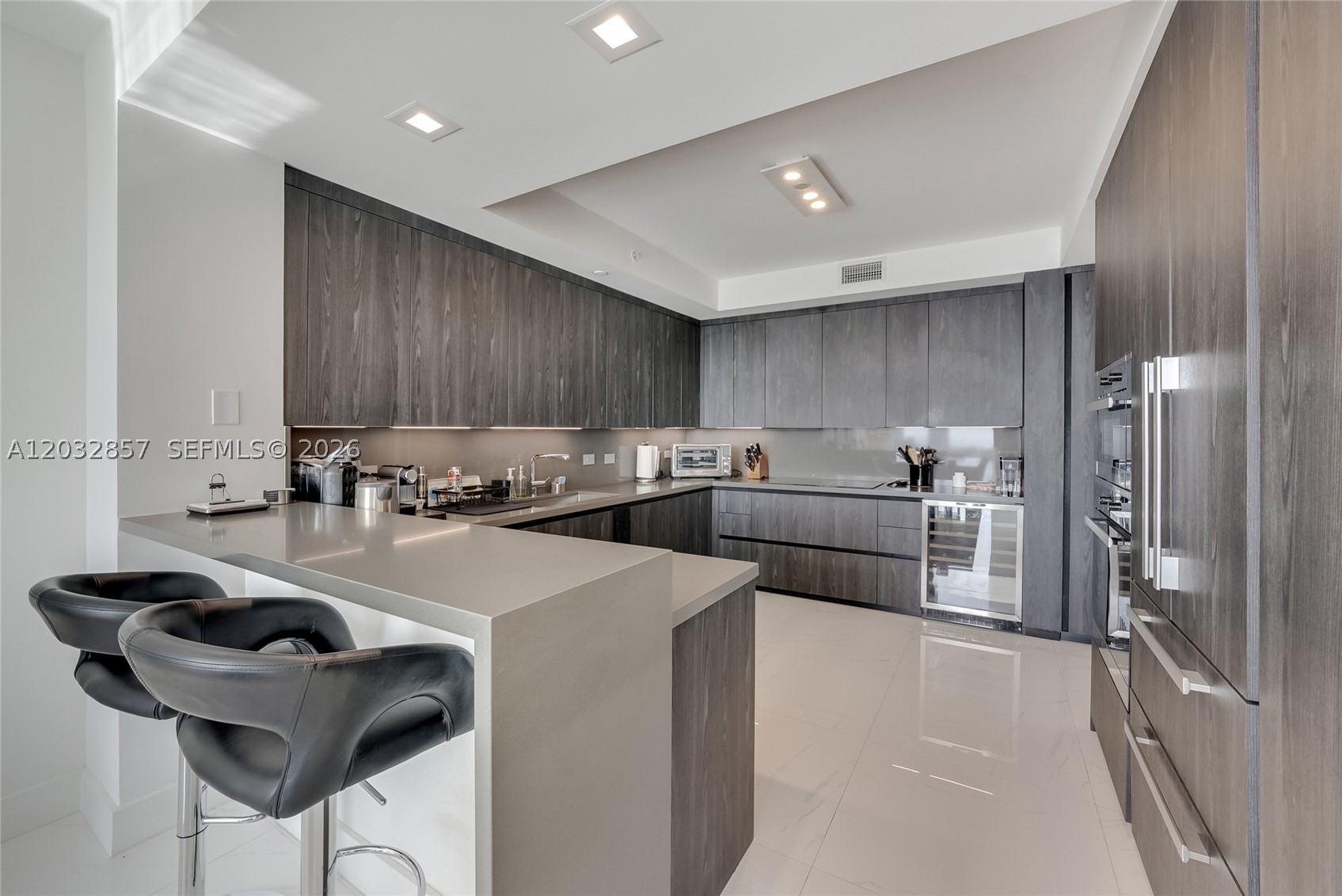 THE PENINSULA CONDO - Residential