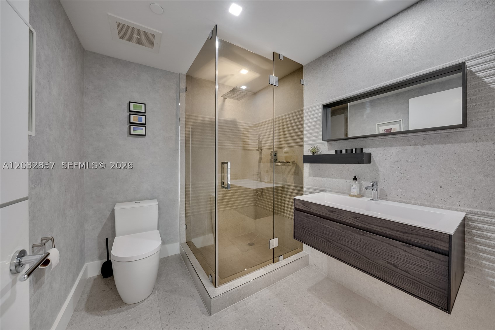 THE PENINSULA CONDO - Residential