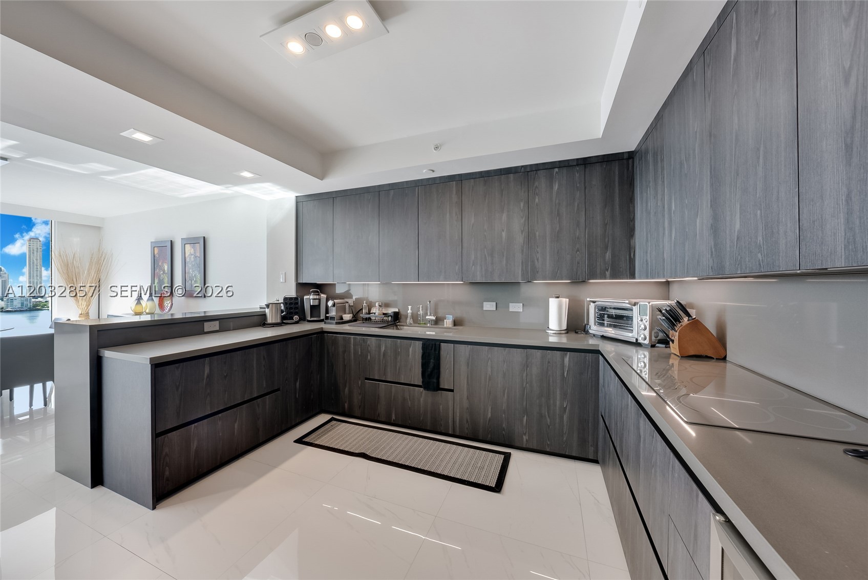 THE PENINSULA CONDO - Residential