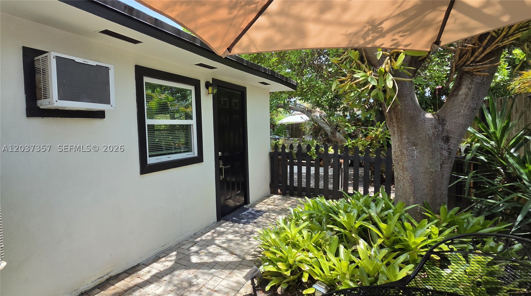 Incredible opportunity in Riverland Area! Rent for 6 months or a year! Attached-to-main-home room-efficiency featuring separate bedroom with a large sitting area, kitchen and dining room, walk-in closet, impact windows . Private 2 car parking, separate entrance, patio with barbecue grill and relaxing area. This unit feels completely independant! Come see it in person! Won't last. Close proximity to Las Ft Lauderdale Downtown, FLL airport and major highways. The price of rent includes light, water and internet and it comes fully furnished. Come see it today!