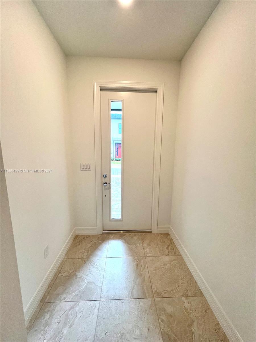 AMERICAN EXPRESS TRACT - Residential Lease