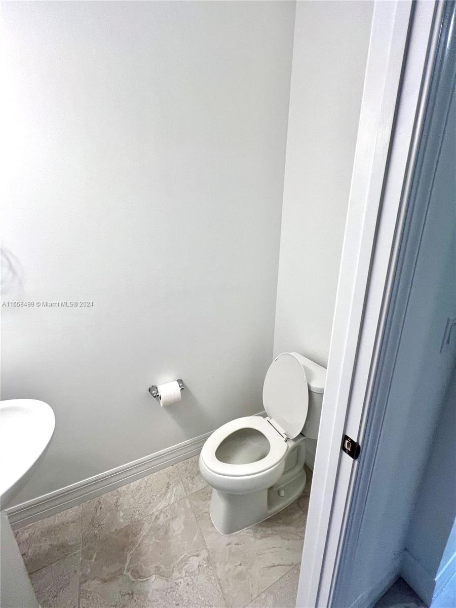 AMERICAN EXPRESS TRACT - Residential Lease
