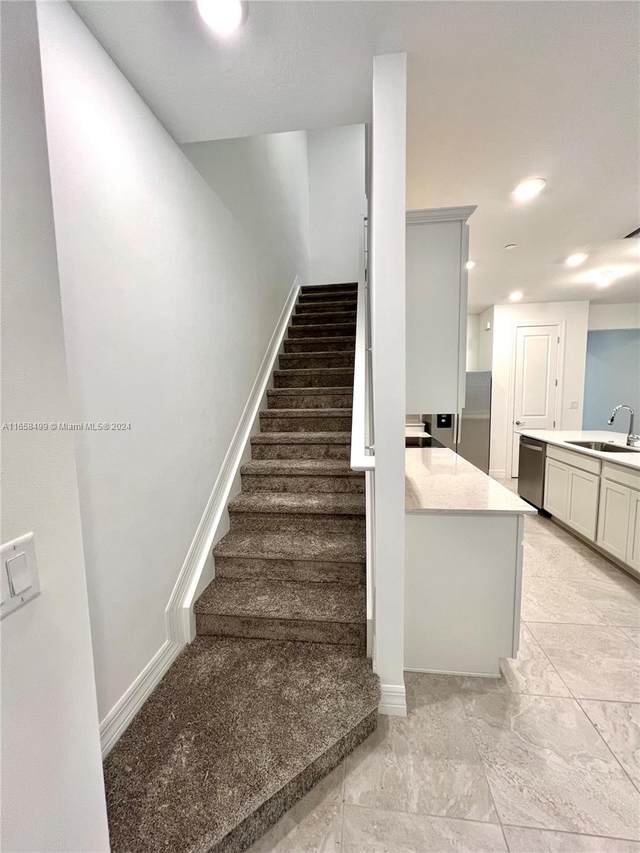 AMERICAN EXPRESS TRACT - Residential Lease