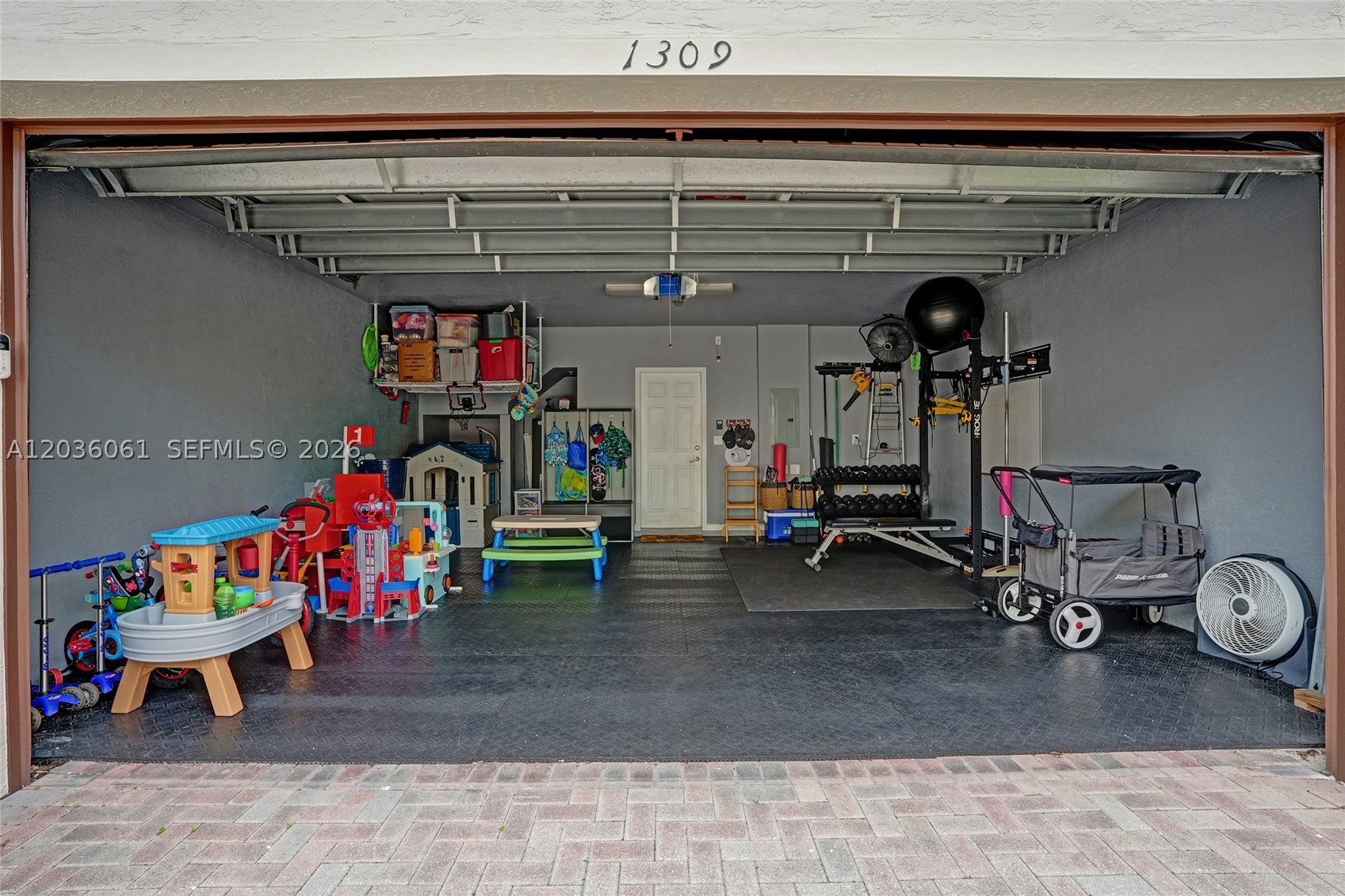PALOMA LAKES CONDOMINIUM - Residential