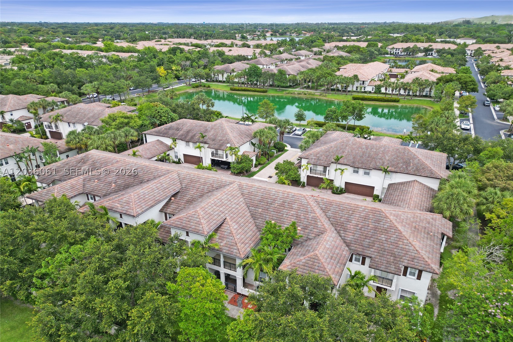 PALOMA LAKES CONDOMINIUM - Residential