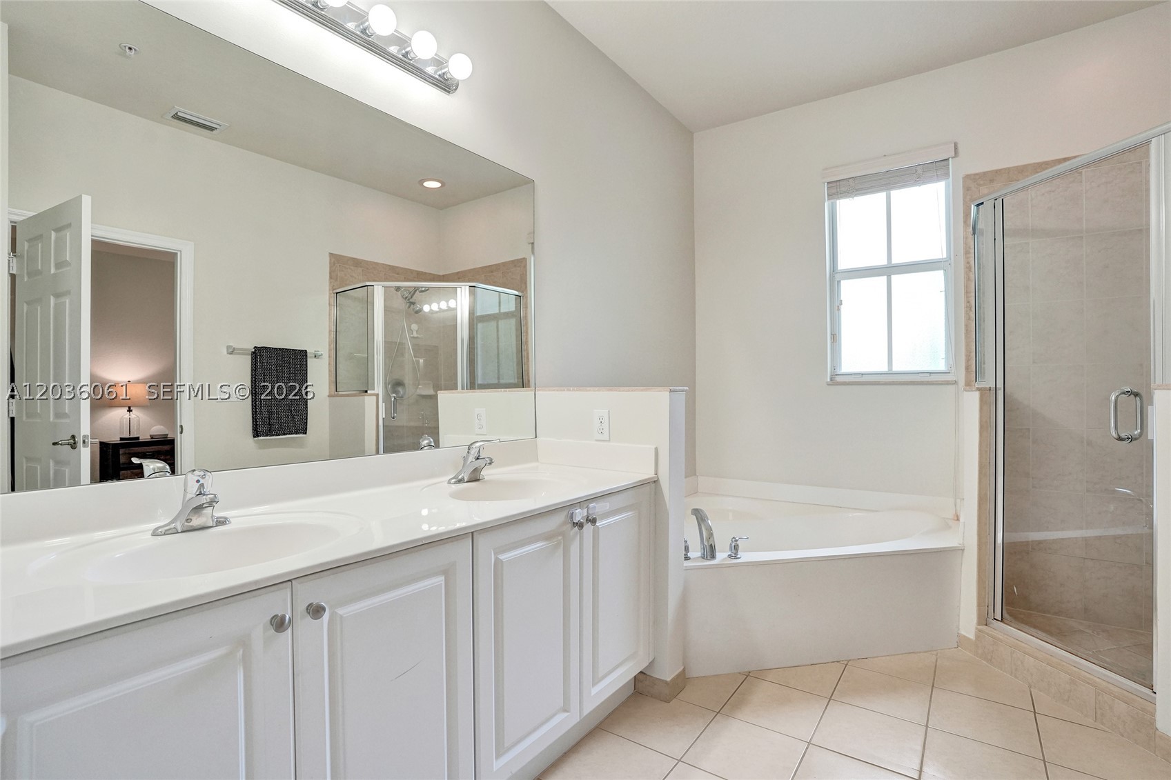 PALOMA LAKES CONDOMINIUM - Residential