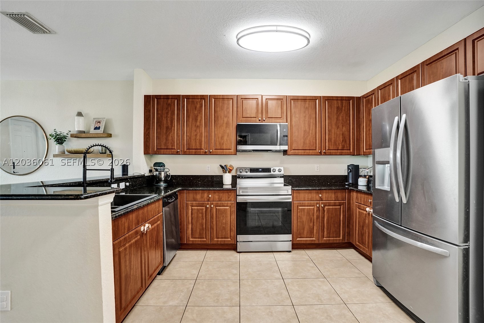 PALOMA LAKES CONDOMINIUM - Residential