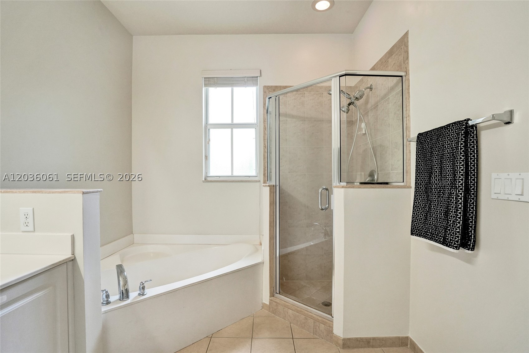 PALOMA LAKES CONDOMINIUM - Residential