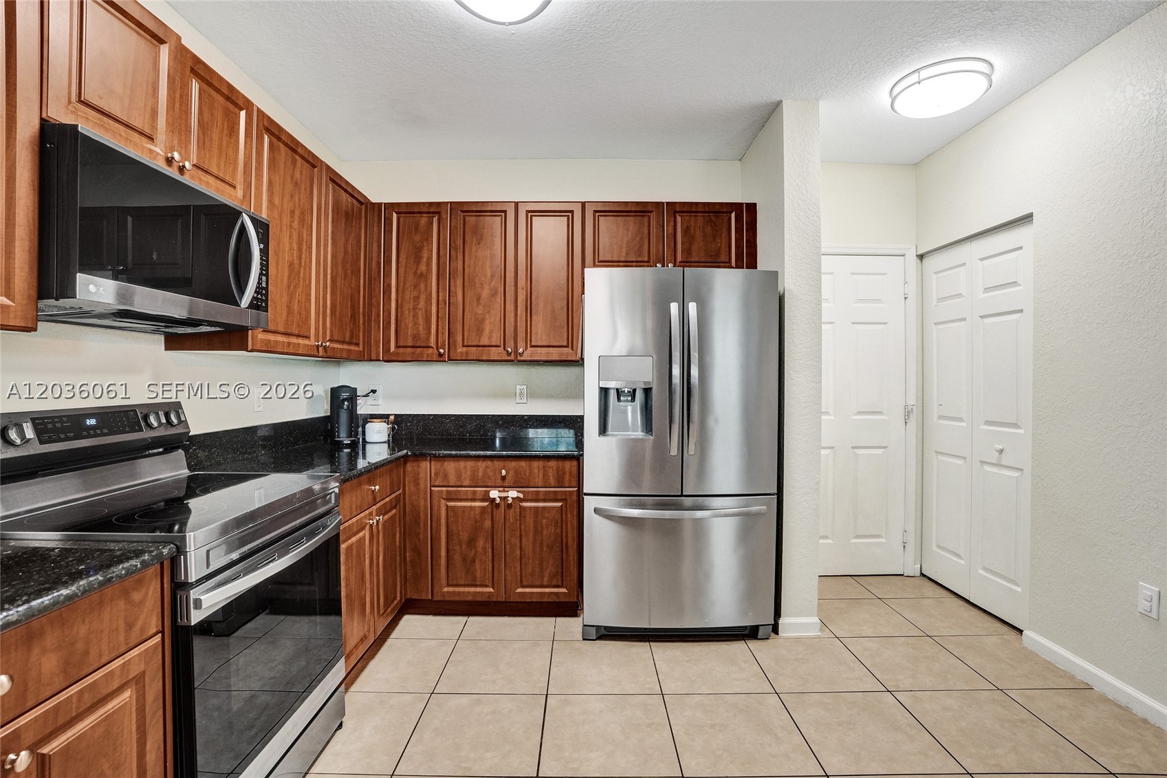 PALOMA LAKES CONDOMINIUM - Residential