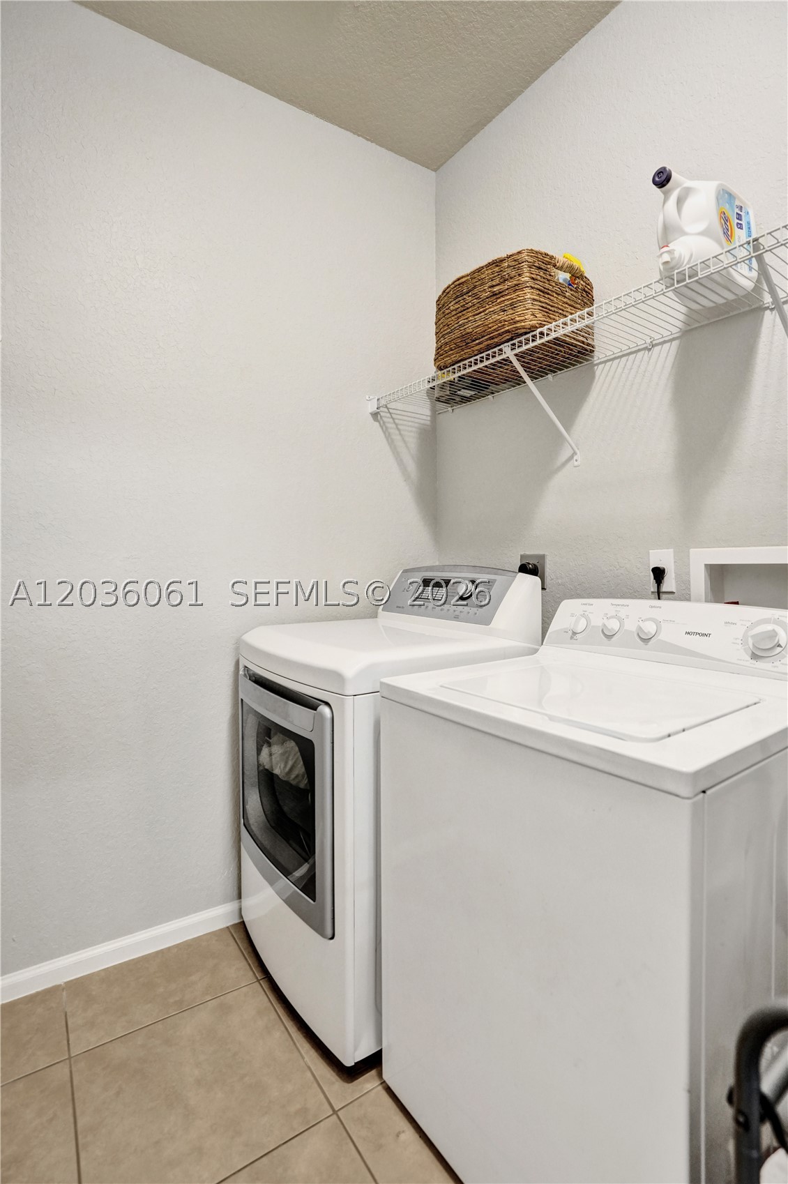 PALOMA LAKES CONDOMINIUM - Residential