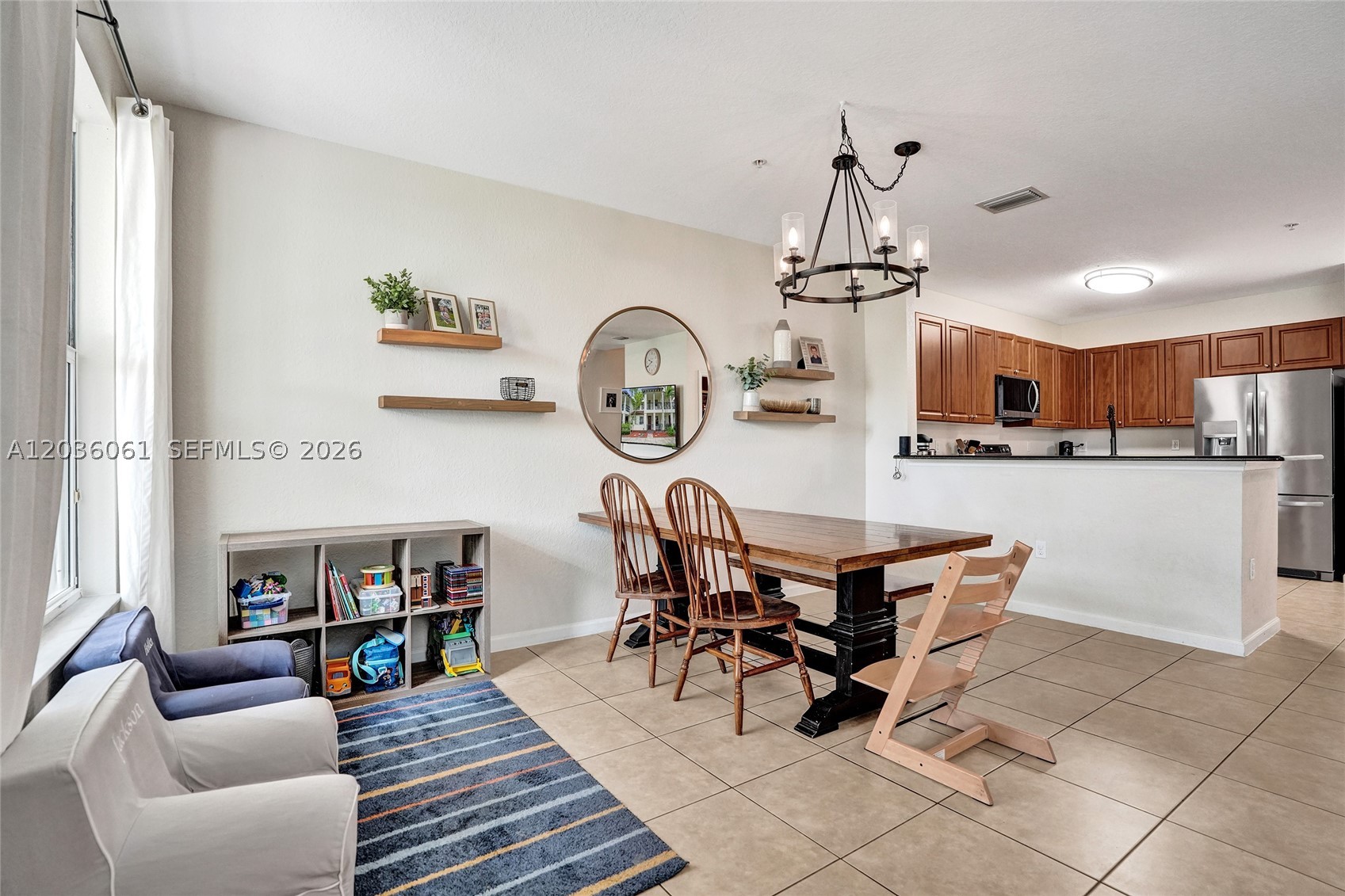 PALOMA LAKES CONDOMINIUM - Residential