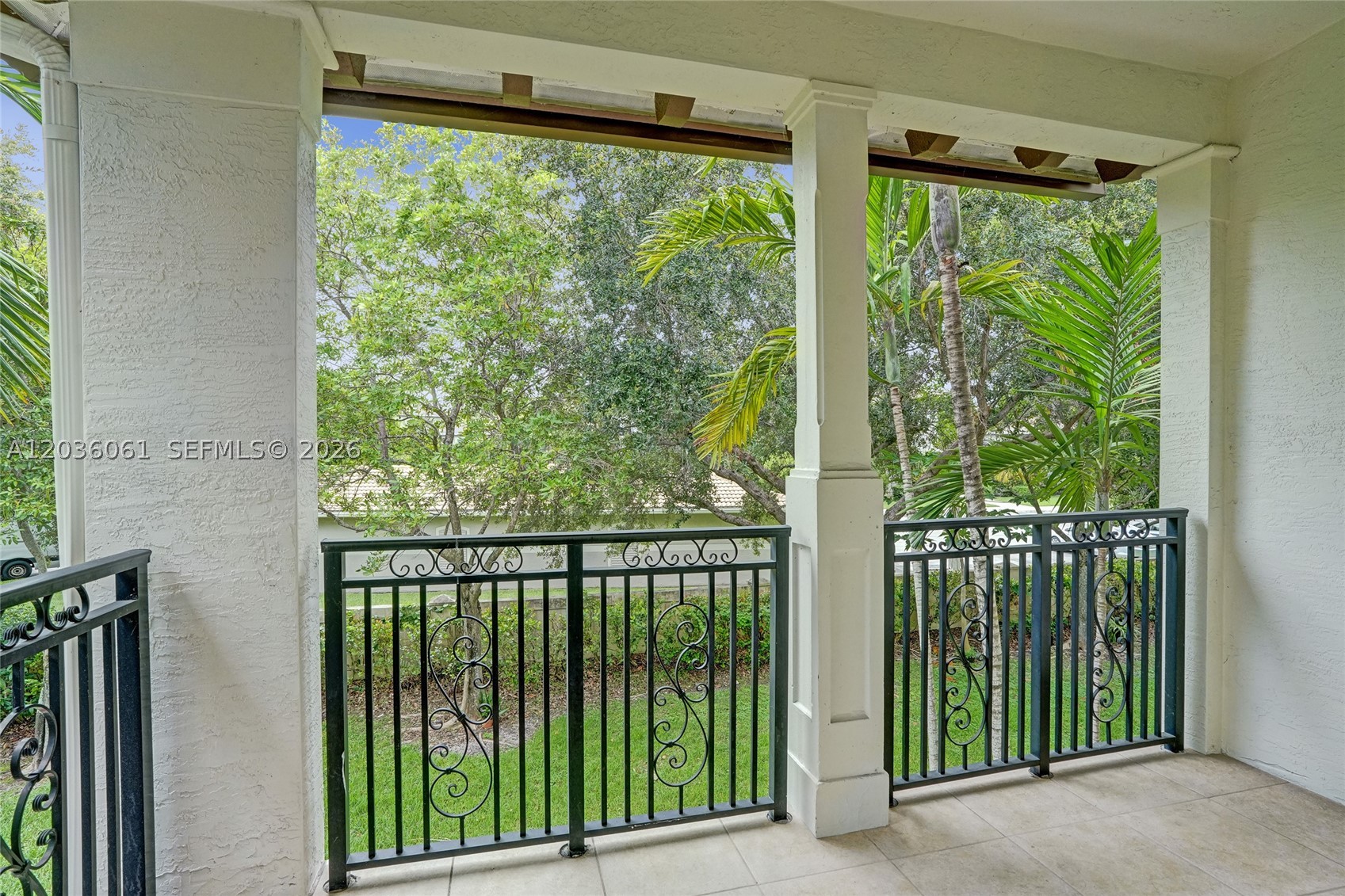 PALOMA LAKES CONDOMINIUM - Residential