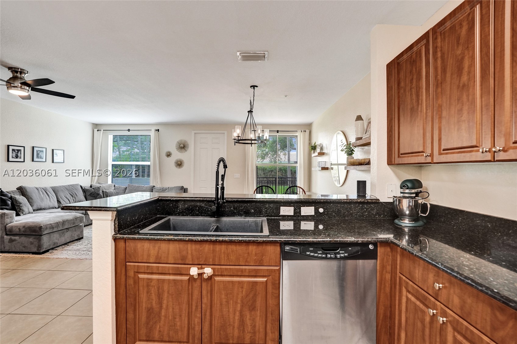 PALOMA LAKES CONDOMINIUM - Residential