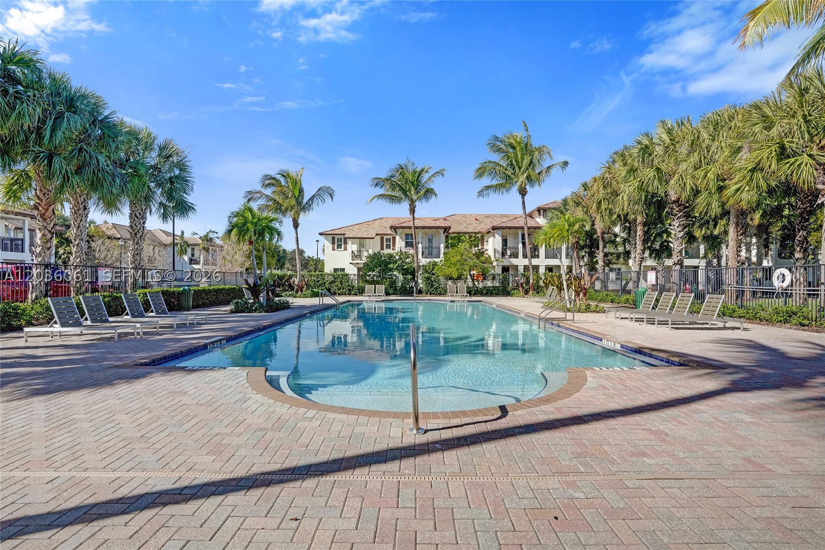 PALOMA LAKES CONDOMINIUM - Residential