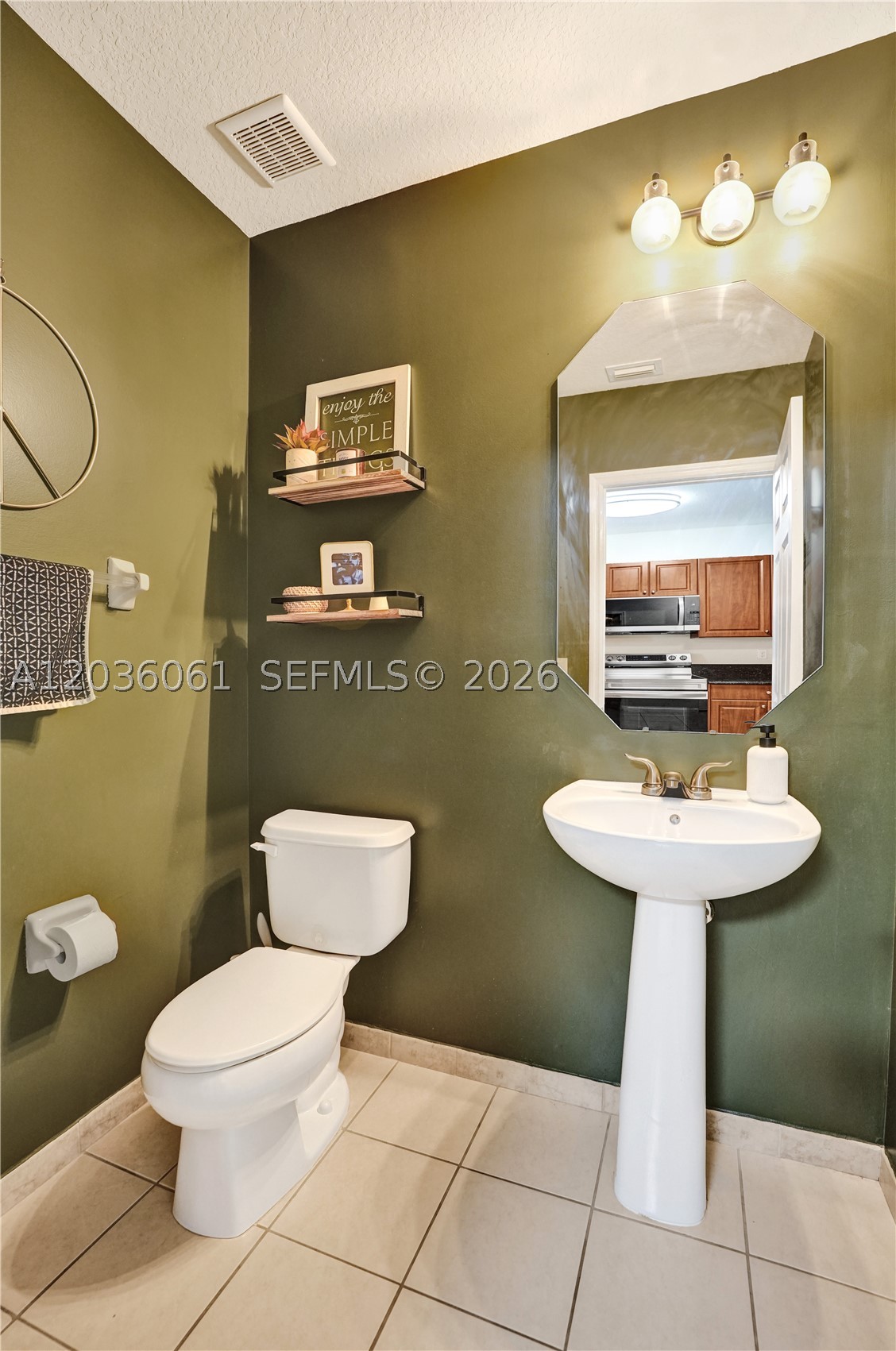 PALOMA LAKES CONDOMINIUM - Residential