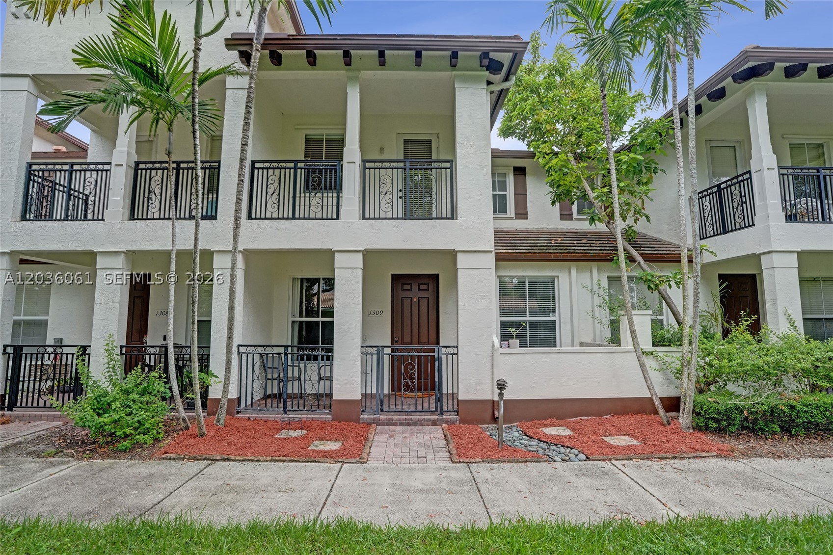 PALOMA LAKES CONDOMINIUM - Residential