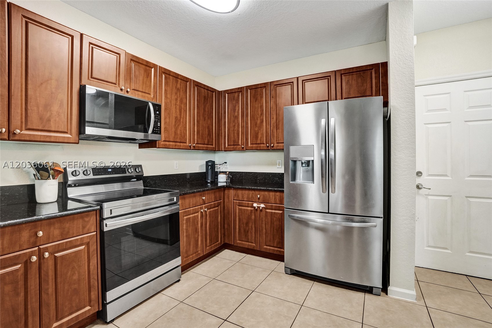 PALOMA LAKES CONDOMINIUM - Residential