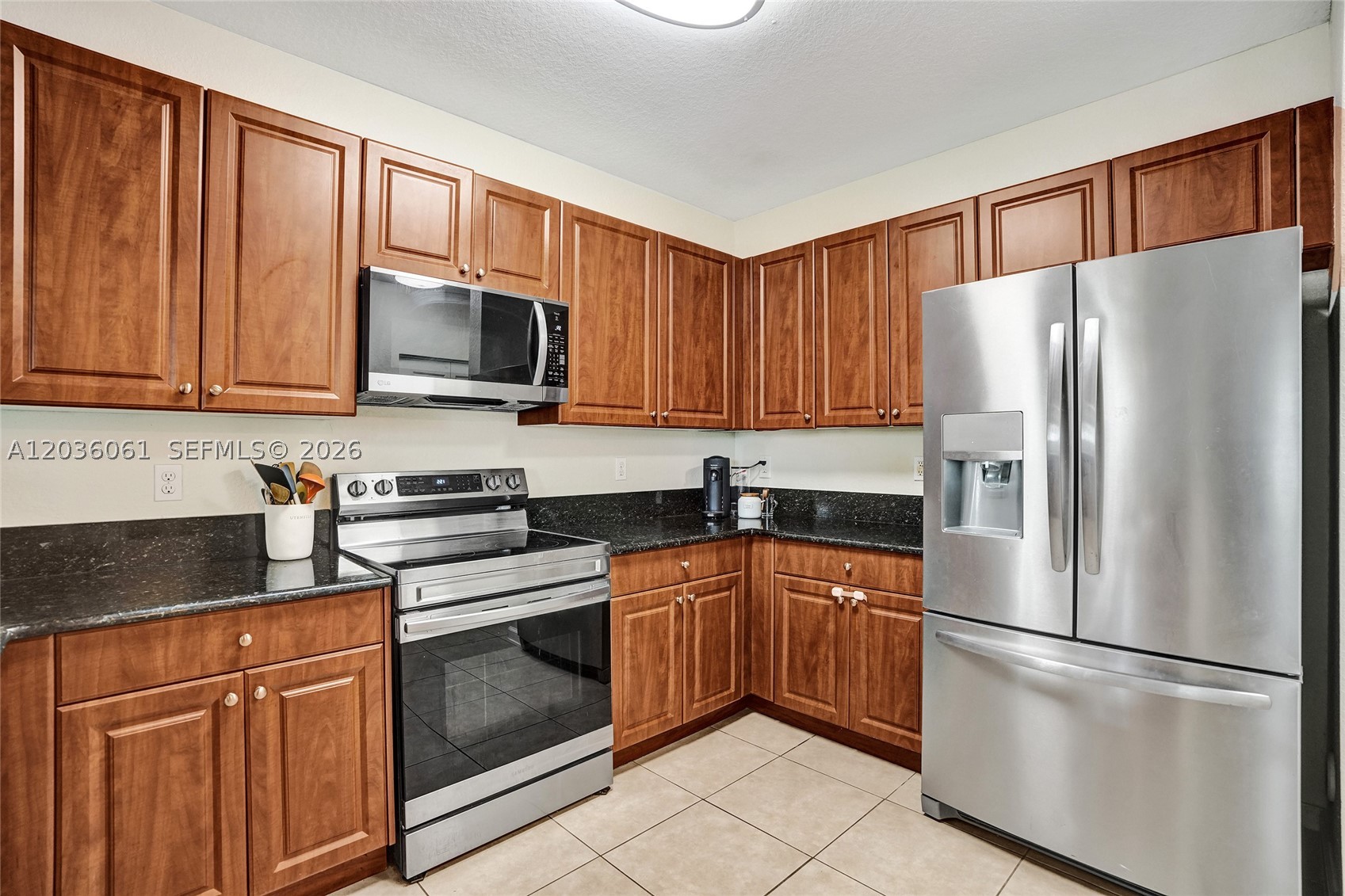 PALOMA LAKES CONDOMINIUM - Residential