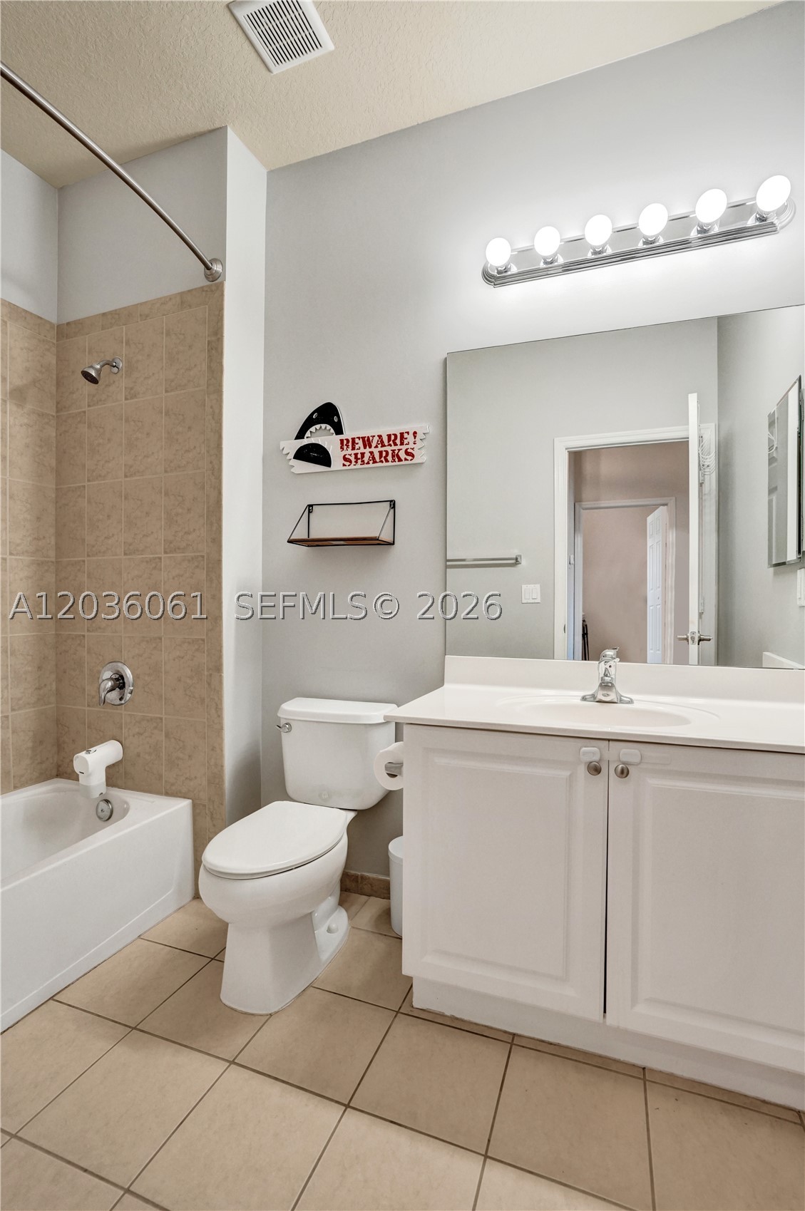 PALOMA LAKES CONDOMINIUM - Residential