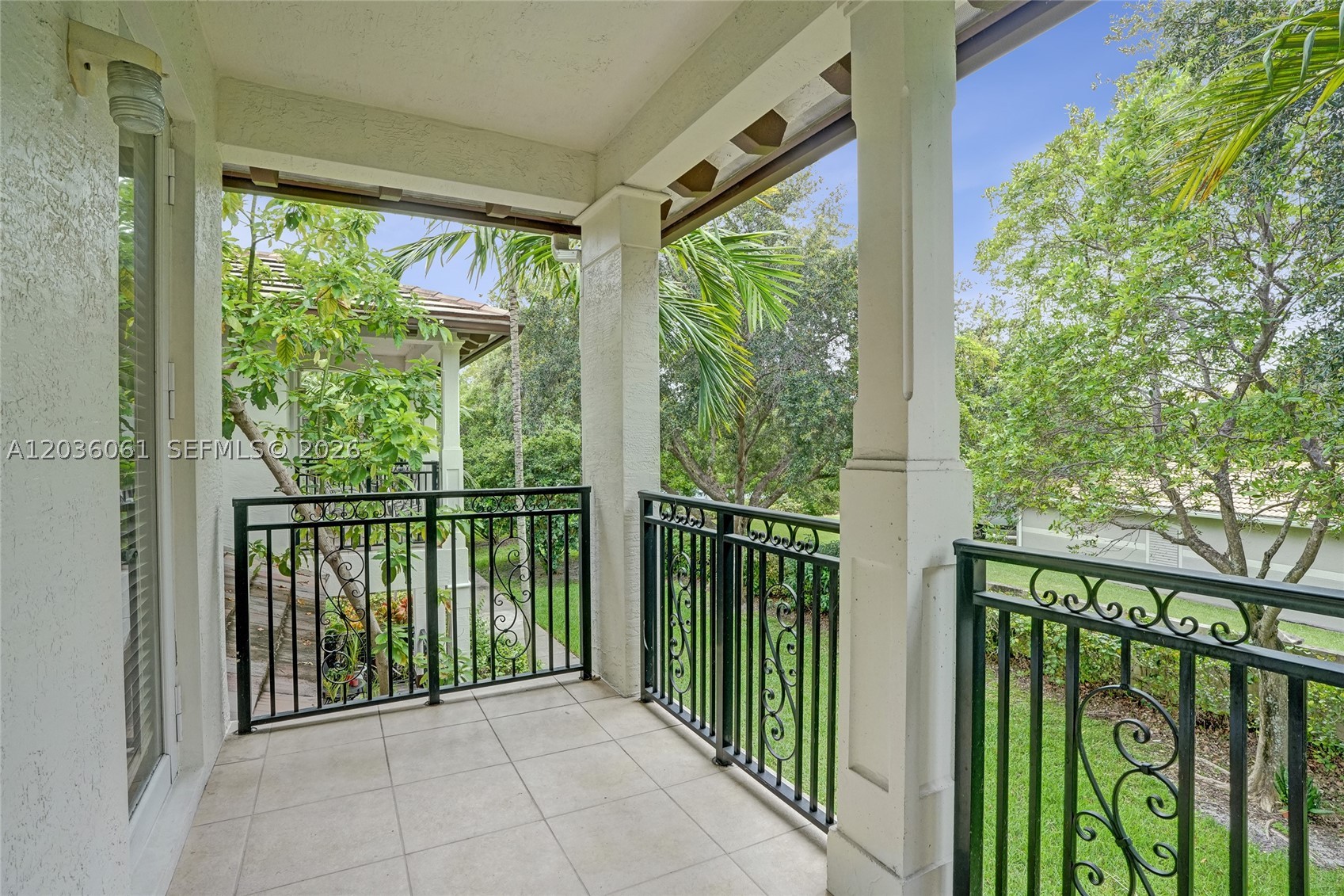 PALOMA LAKES CONDOMINIUM - Residential