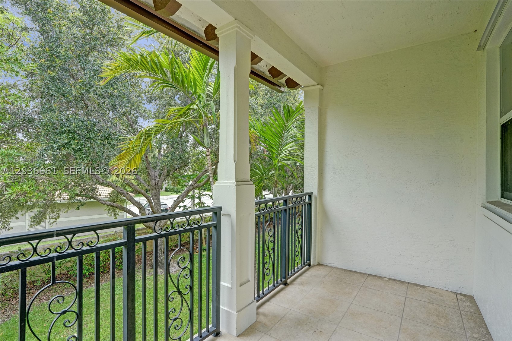 PALOMA LAKES CONDOMINIUM - Residential