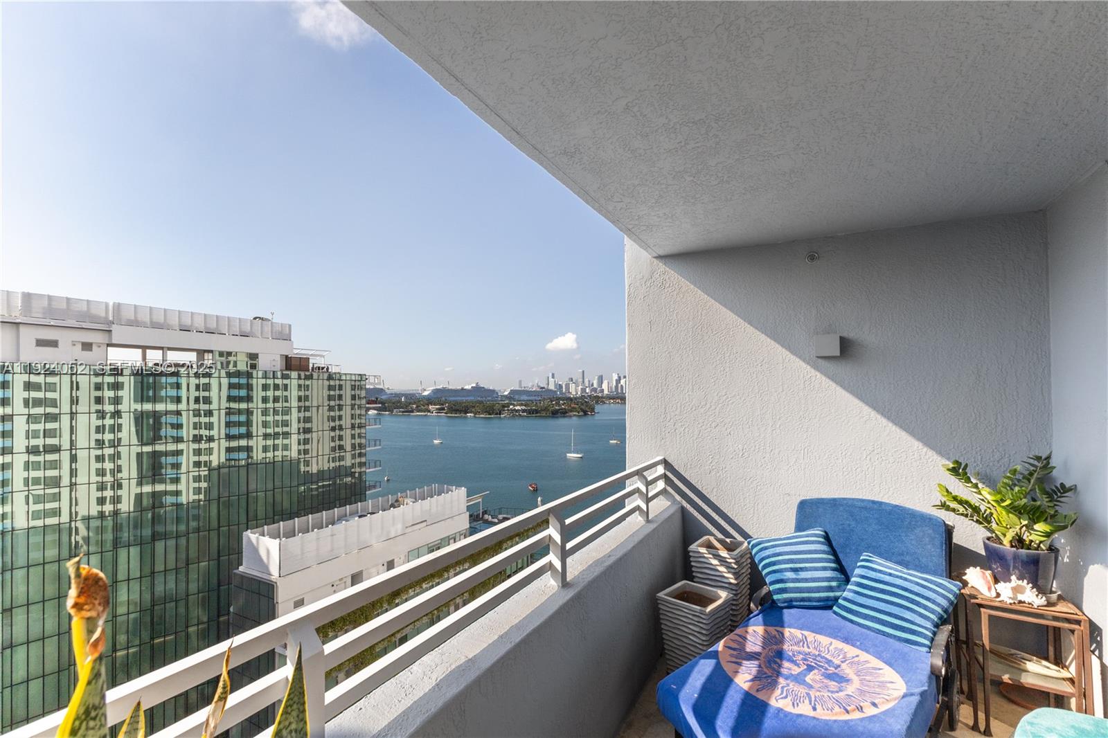 THE WAVERLY AT SOUTH BEAC - Residential