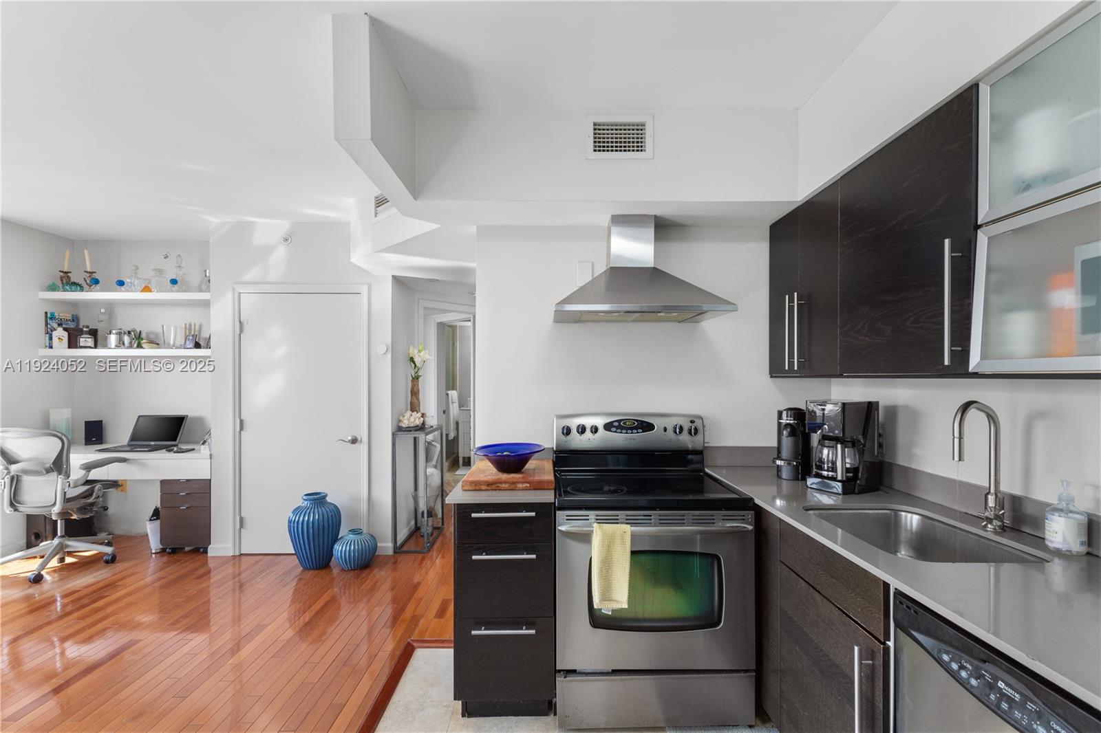 THE WAVERLY AT SOUTH BEAC - Residential