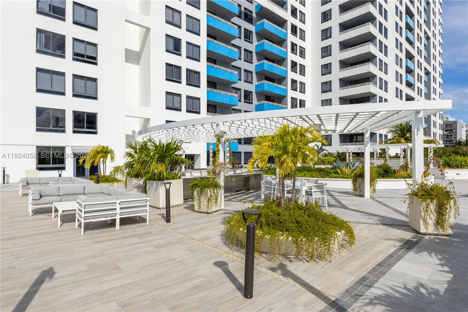 THE WAVERLY AT SOUTH BEAC - Residential