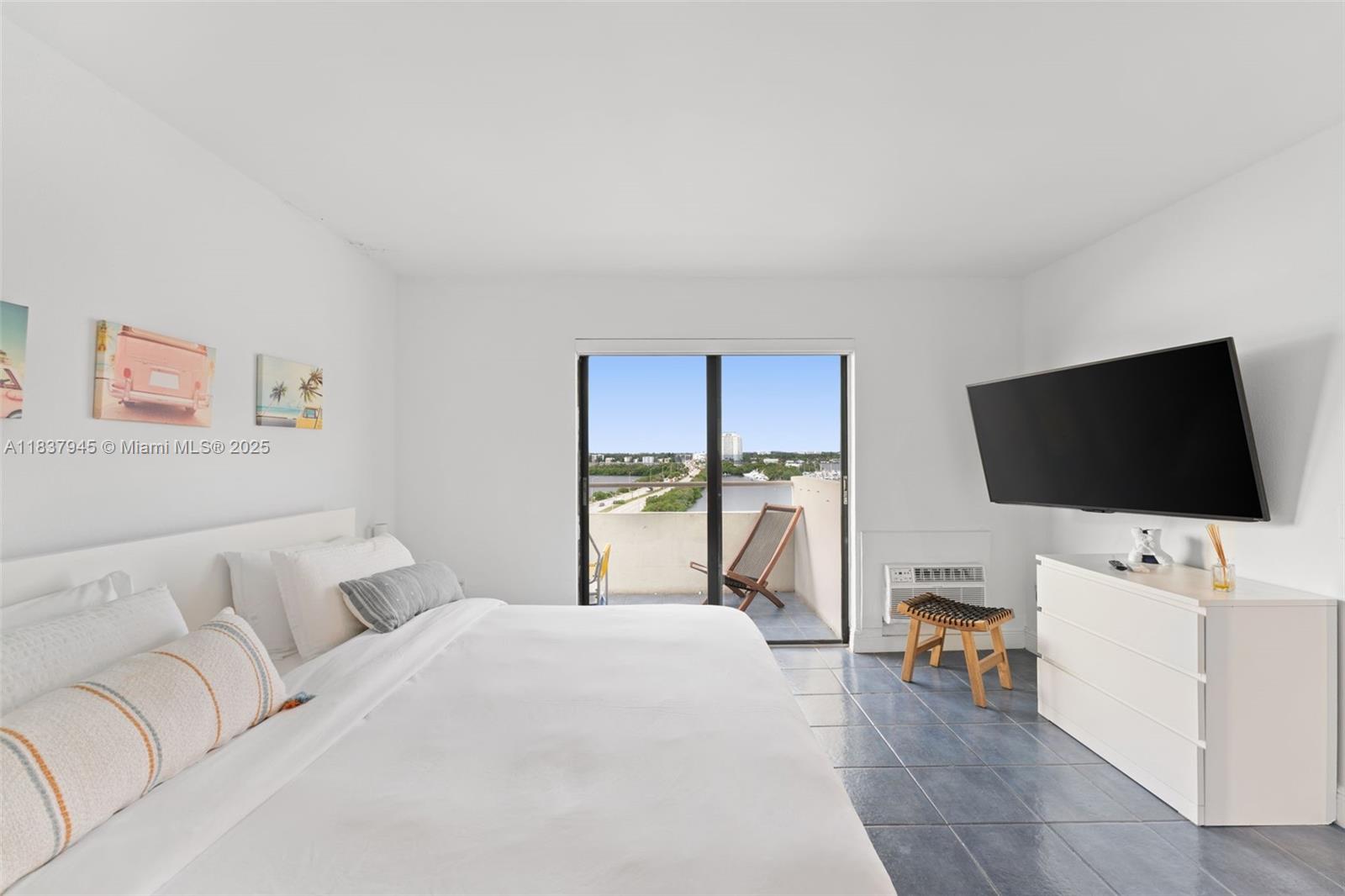 BAYSHORE YACHT & TENNIS C - Residential