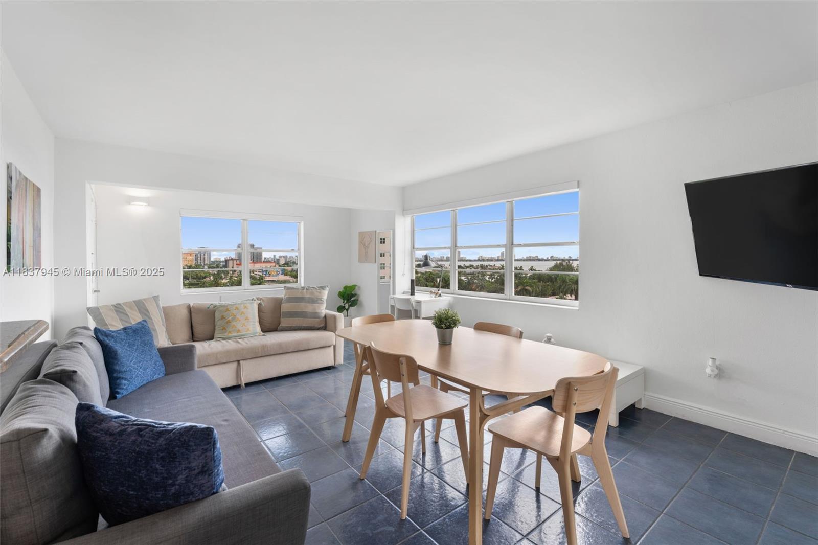 BAYSHORE YACHT & TENNIS C - Residential