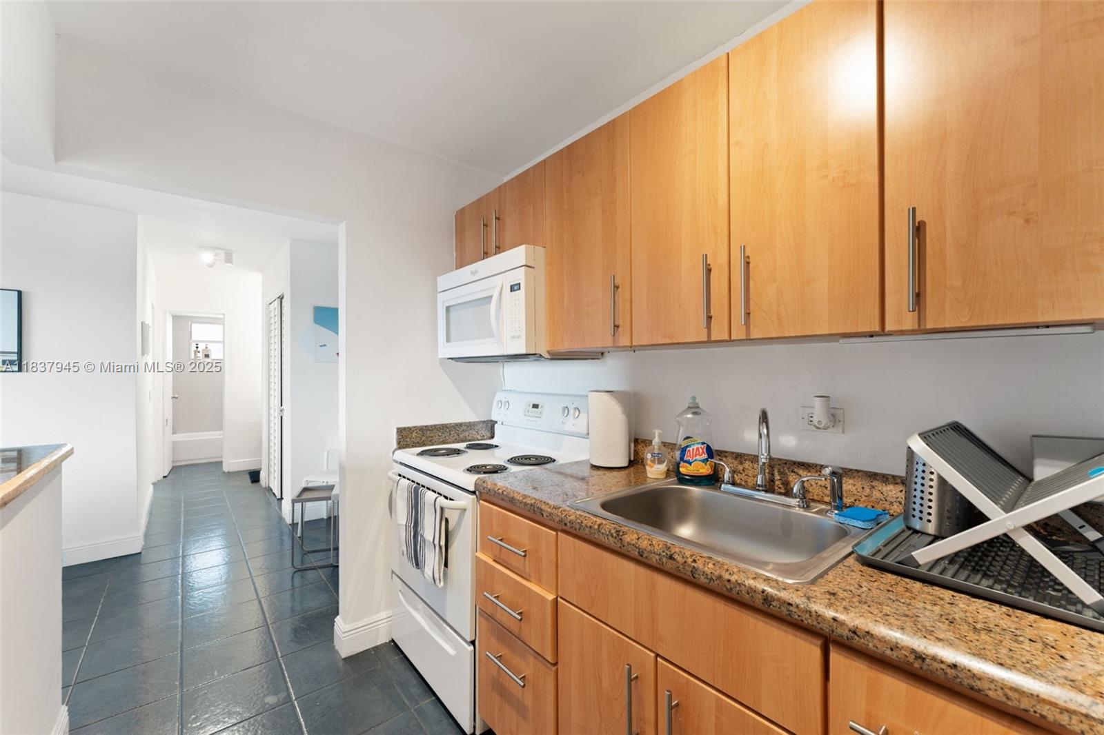 BAYSHORE YACHT & TENNIS C - Residential