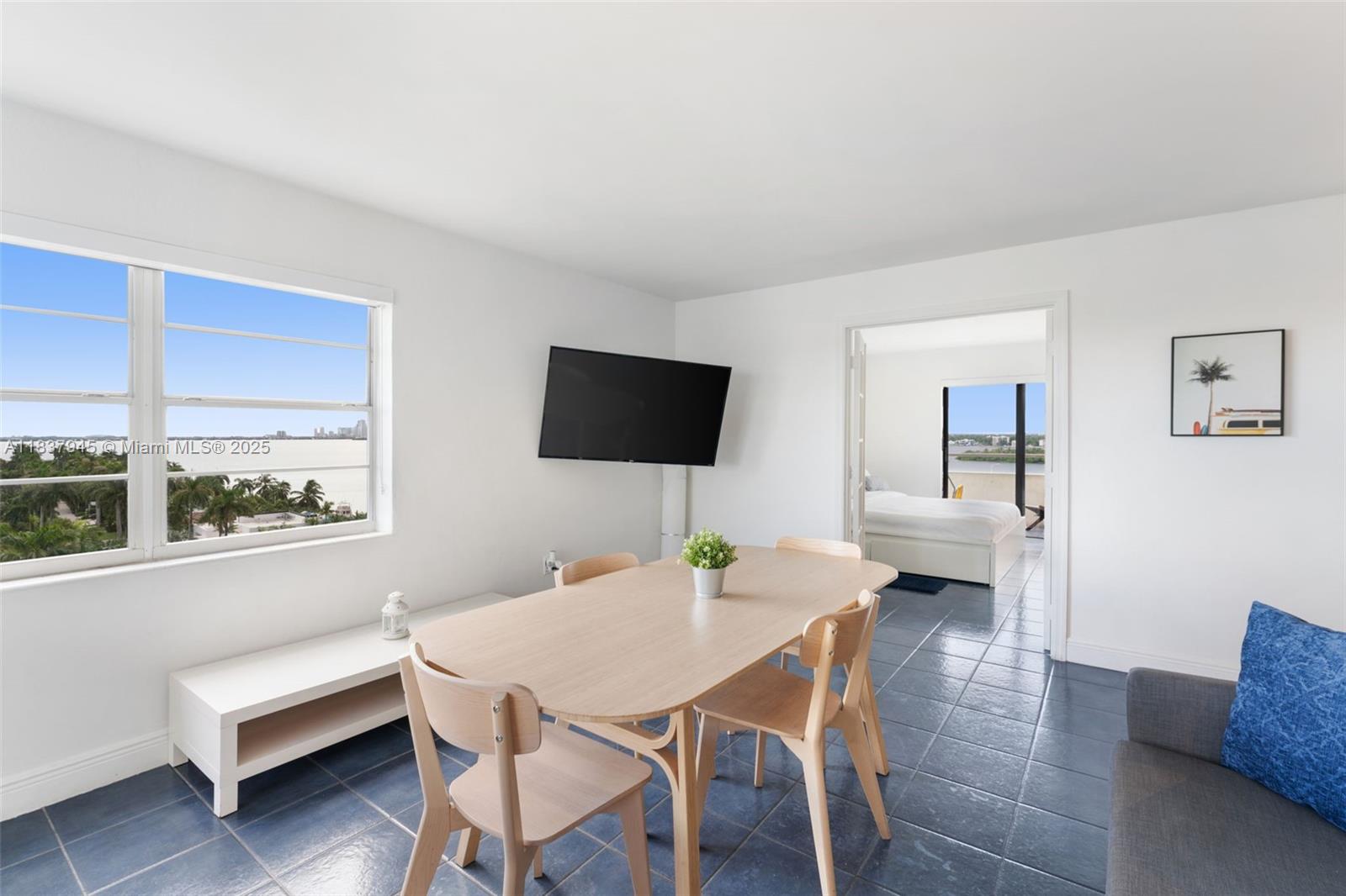 BAYSHORE YACHT & TENNIS C - Residential