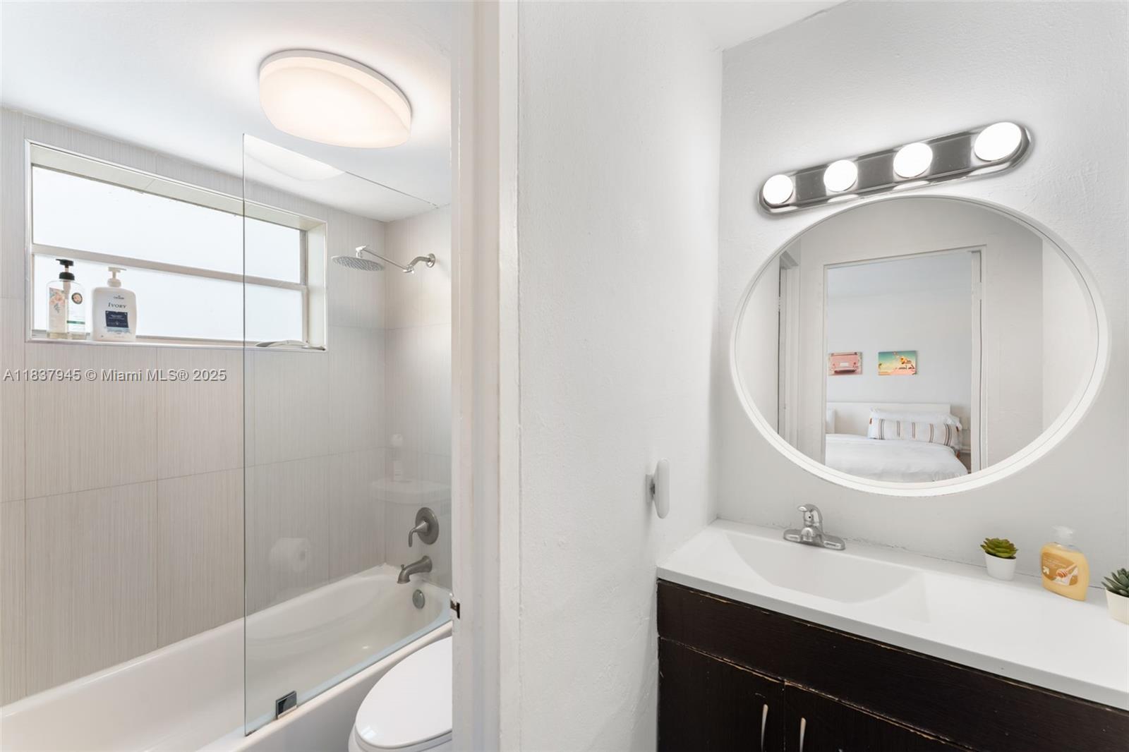 BAYSHORE YACHT & TENNIS C - Residential