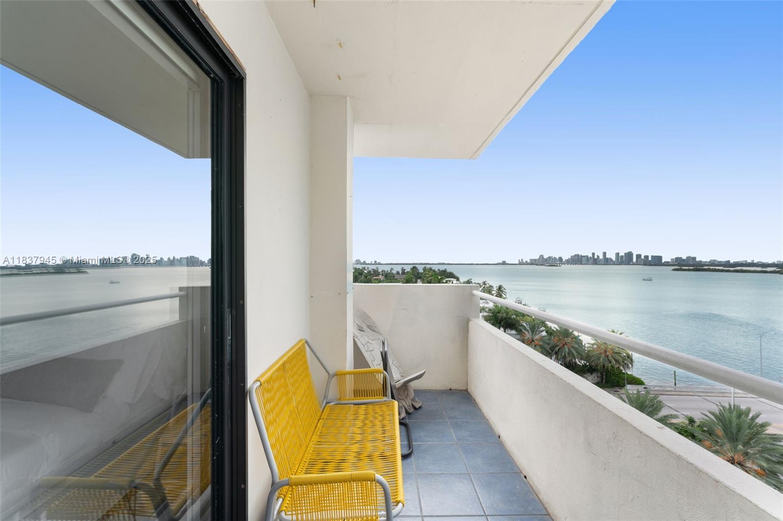 BAYSHORE YACHT & TENNIS C - Residential