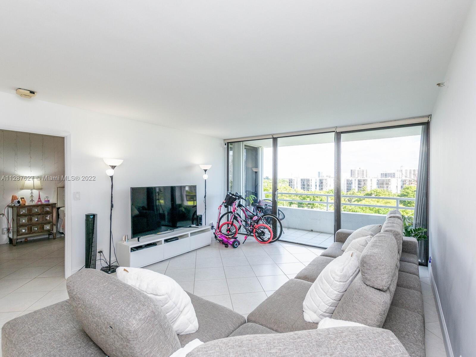 DELVISTA TOWERS CONDO - Residential