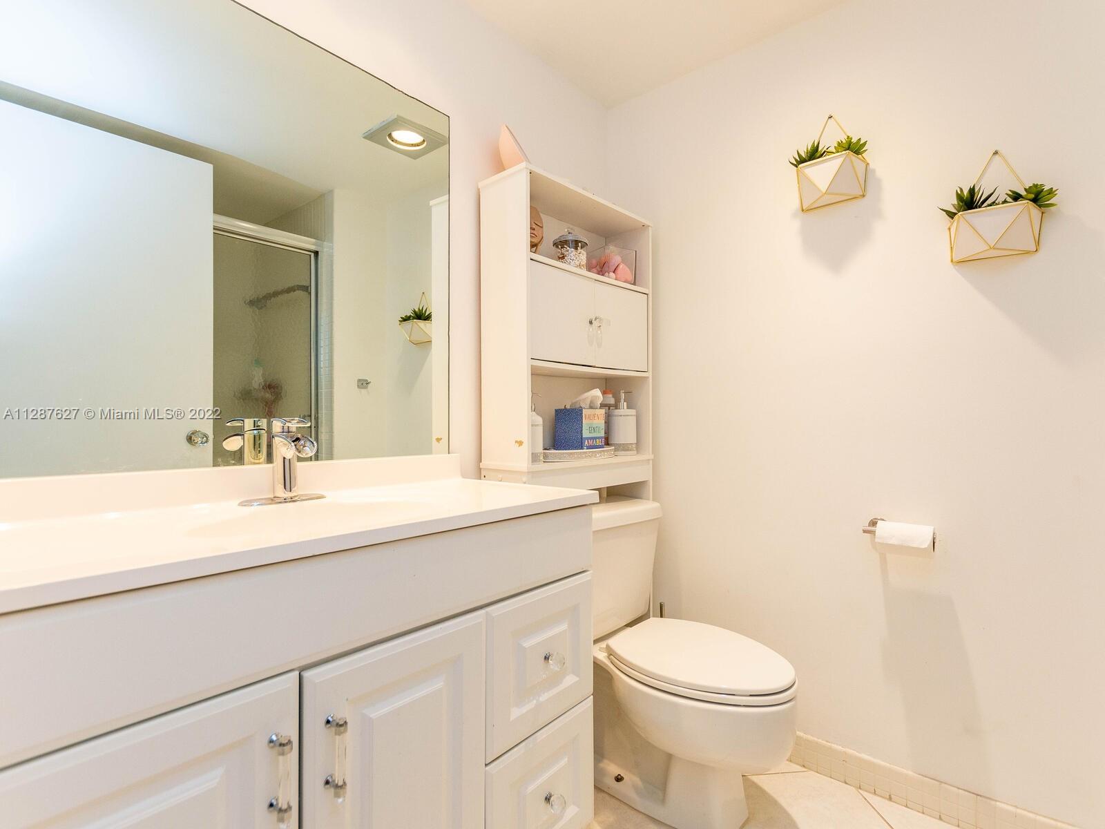 DELVISTA TOWERS CONDO - Residential