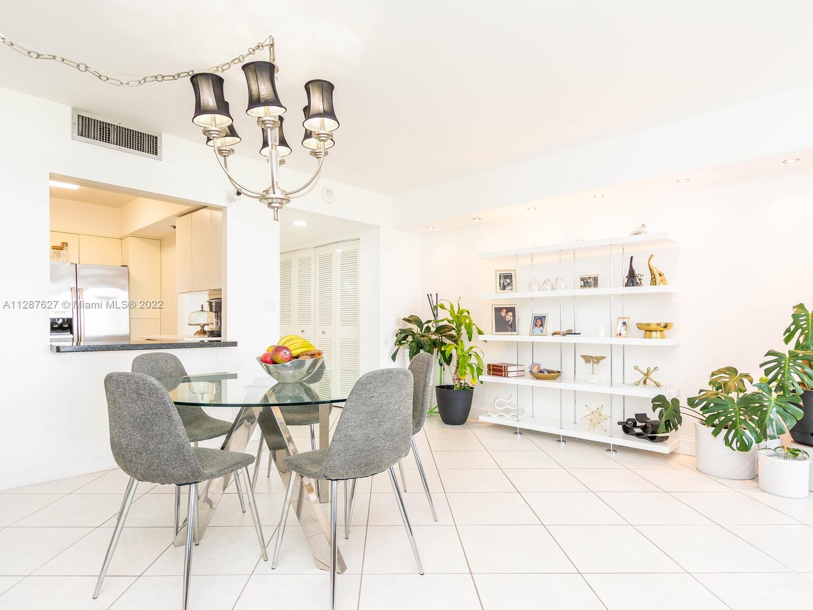 DELVISTA TOWERS CONDO - Residential