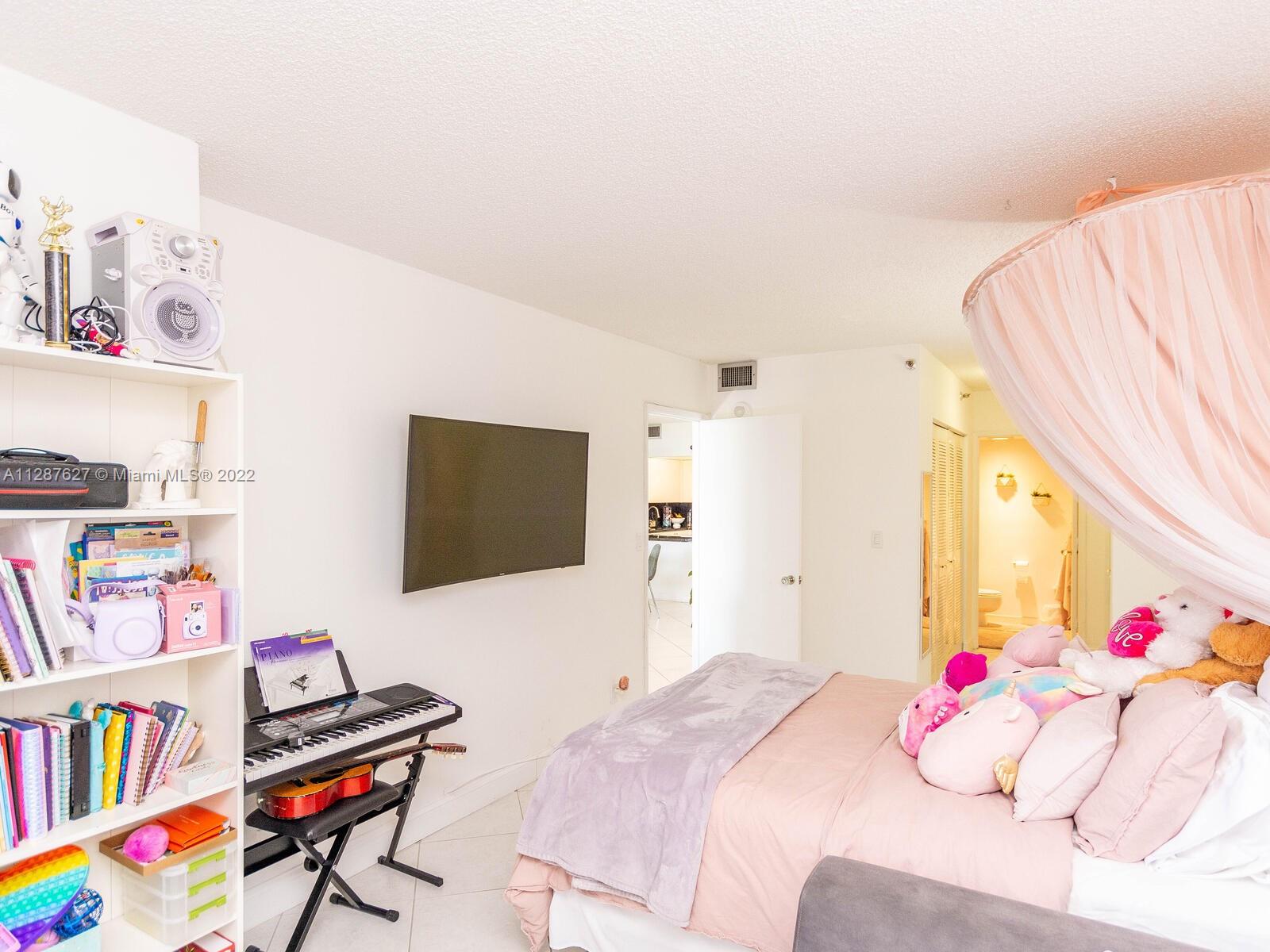 DELVISTA TOWERS CONDO - Residential