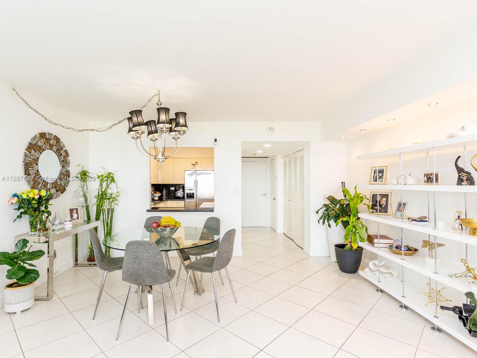 DELVISTA TOWERS CONDO - Residential