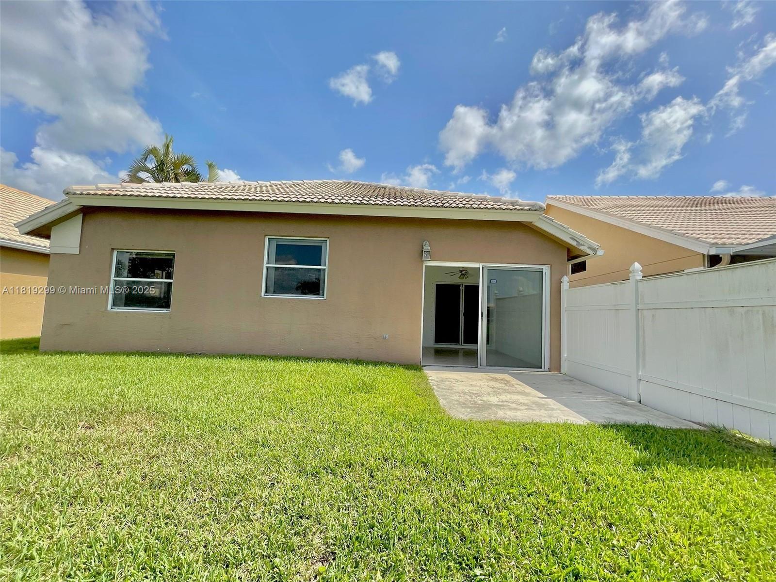 HAMPTON LAKES - Residential Lease