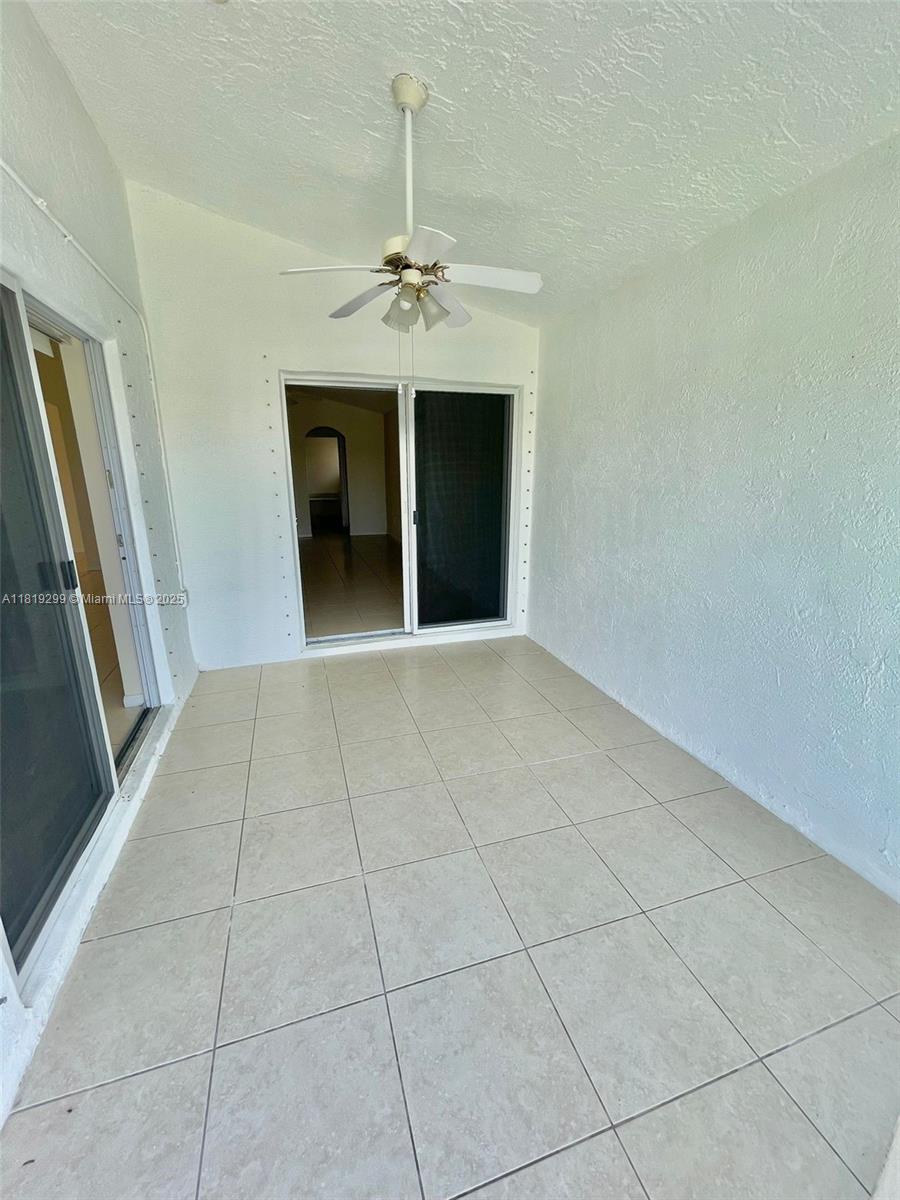 HAMPTON LAKES - Residential Lease