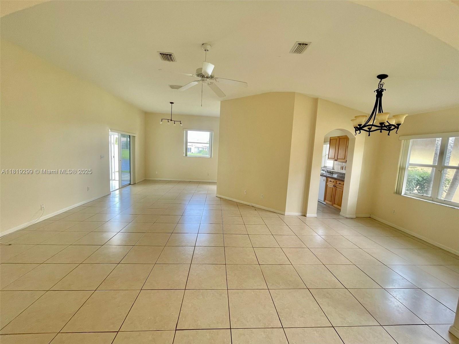 HAMPTON LAKES - Residential Lease