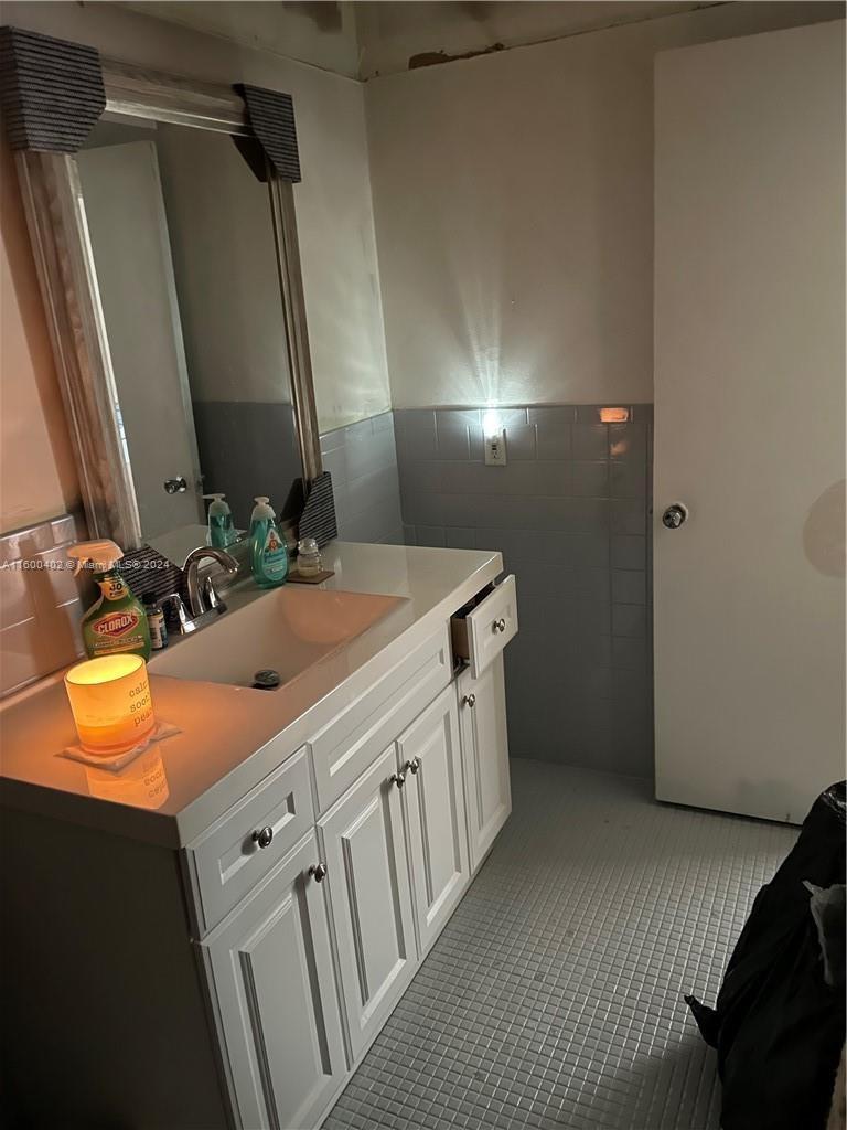 CORAL GATE WEST CONDO - Residential