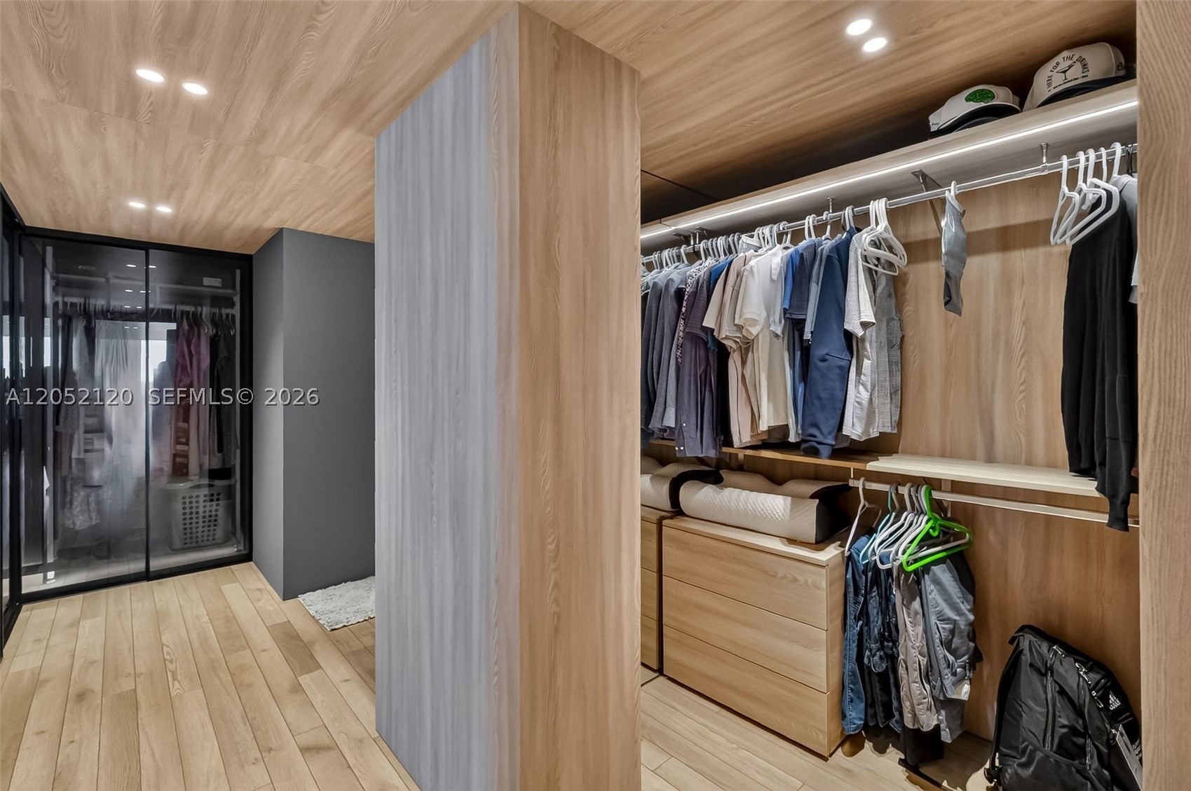 ARLEN HOUSE CONDO - Residential