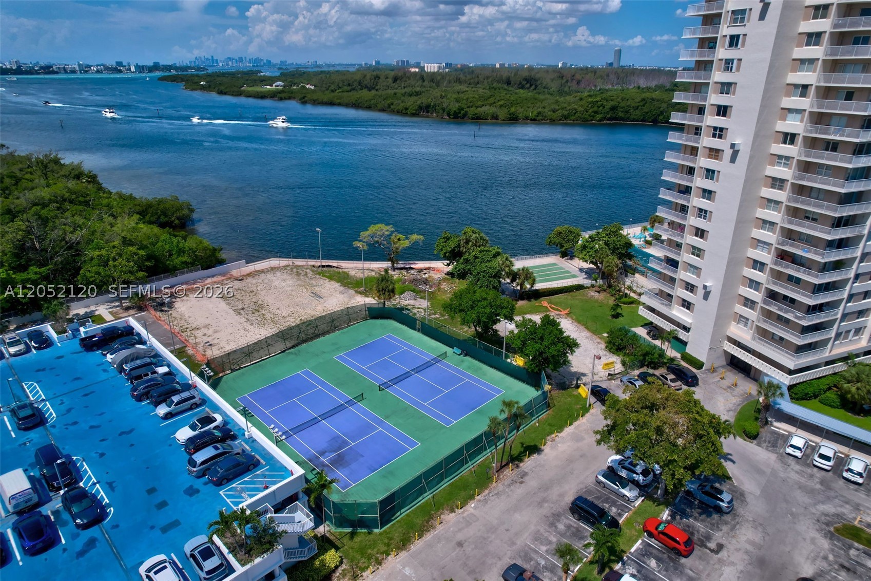 ARLEN HOUSE CONDO - Residential